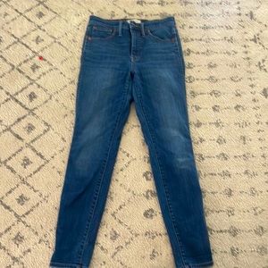 Madewell 10” High-Rise Skinny 
Size 27